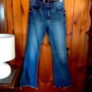 Kut from the kloth high rise Stella Flare Jeans👖